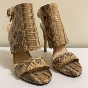 VINCE CAMUTO Heels